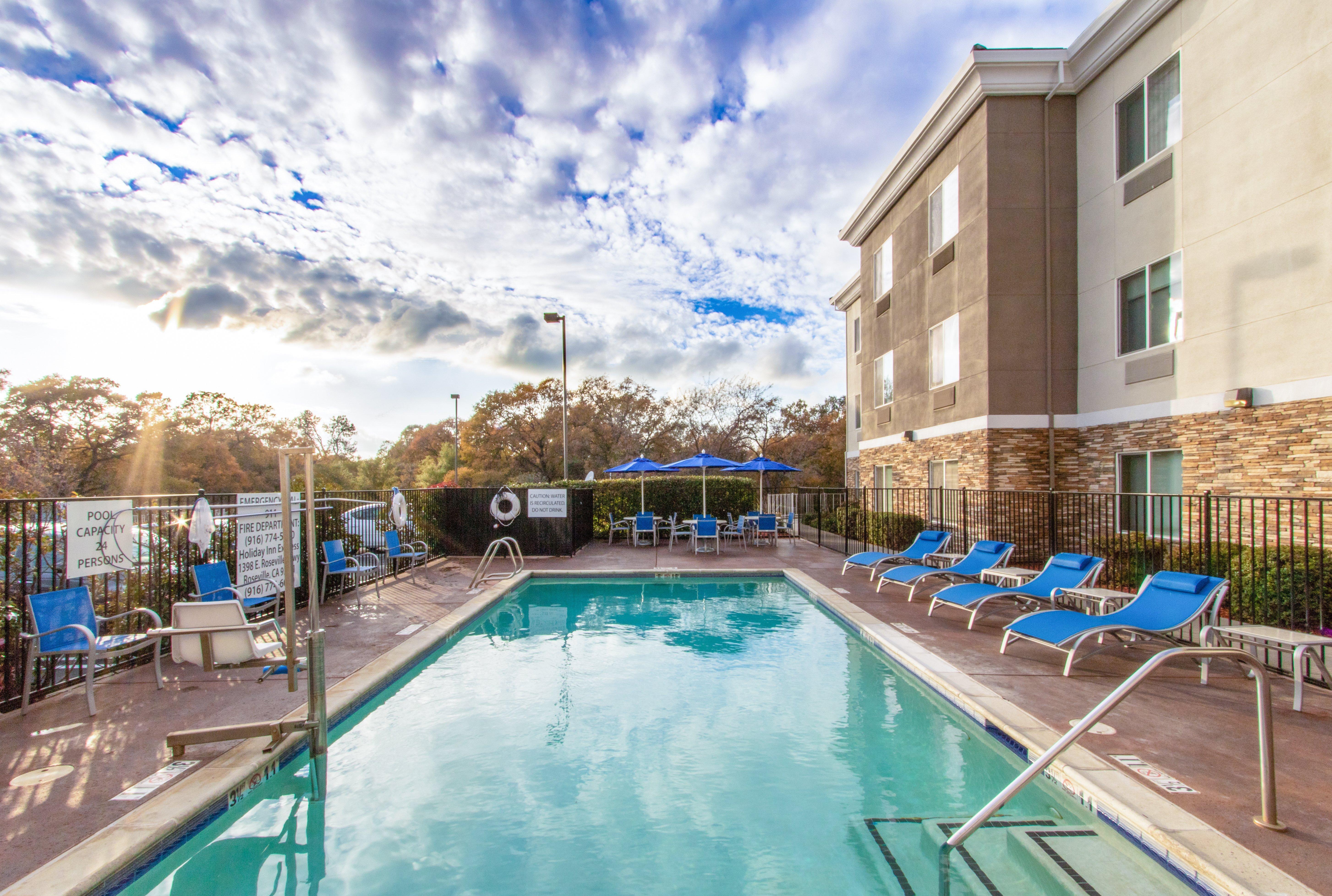 Holiday Inn Express Hotel & Suites Roseville - Galleria Area By Ihg Exteriér fotografie